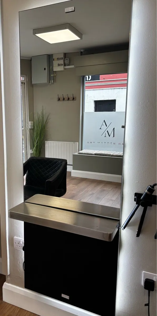 Hair salon Styling Units