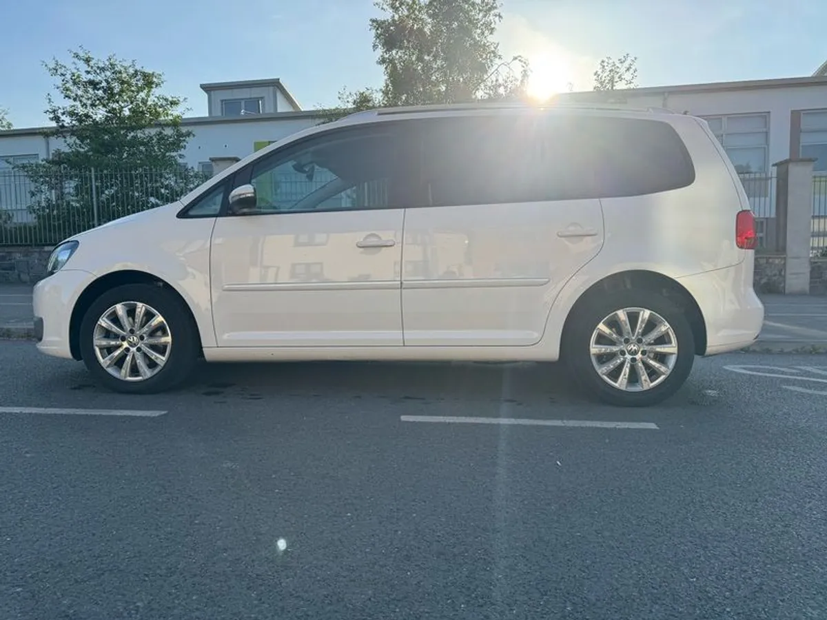 Volkswagen Touran 1.4 TSI 7 Speed Automatic 7 Seater With very Low mileage/ NCT. - Image 4