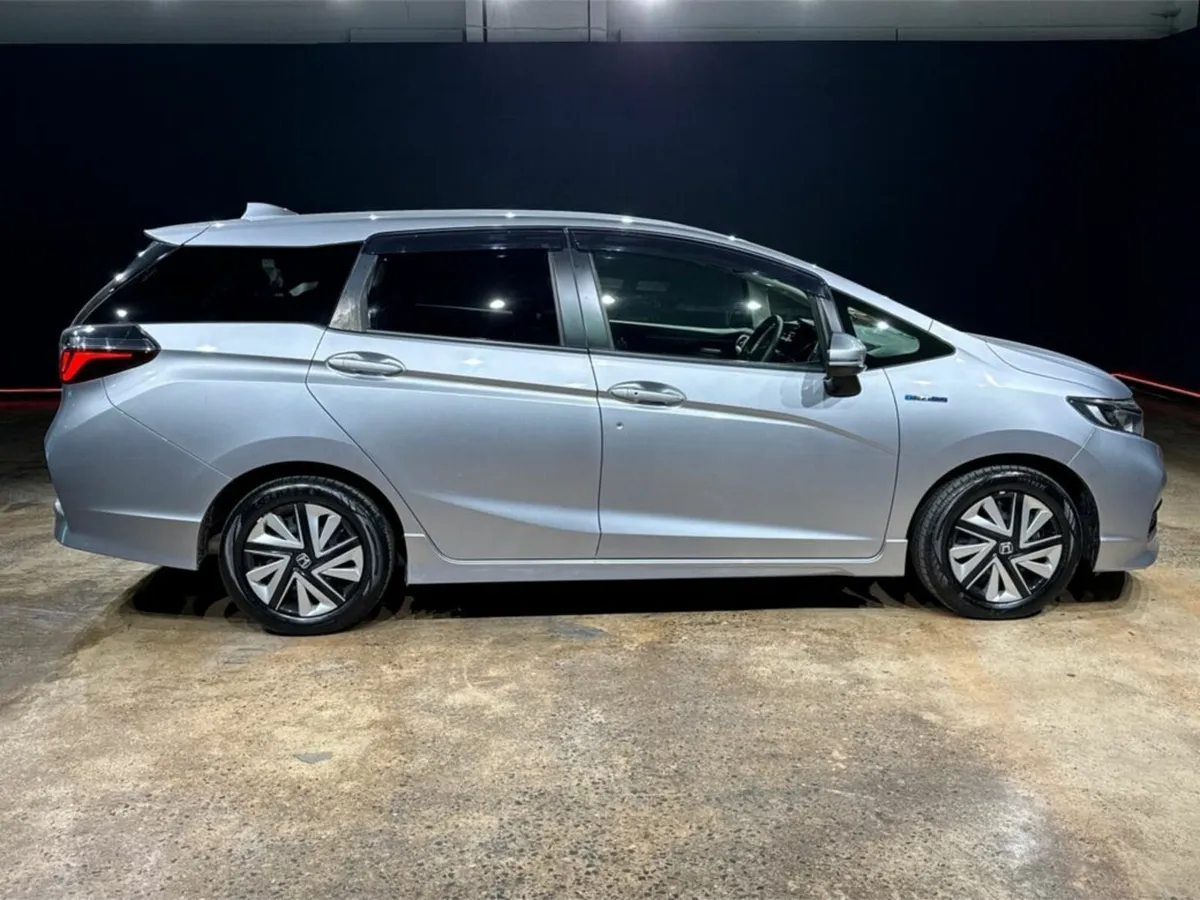Honda Shuttle 1.5 HYBRID AUTOMATIC - Image 3