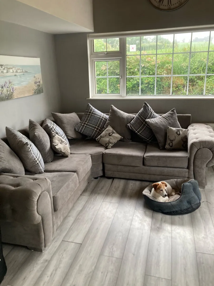 Corner sofa - Image 1