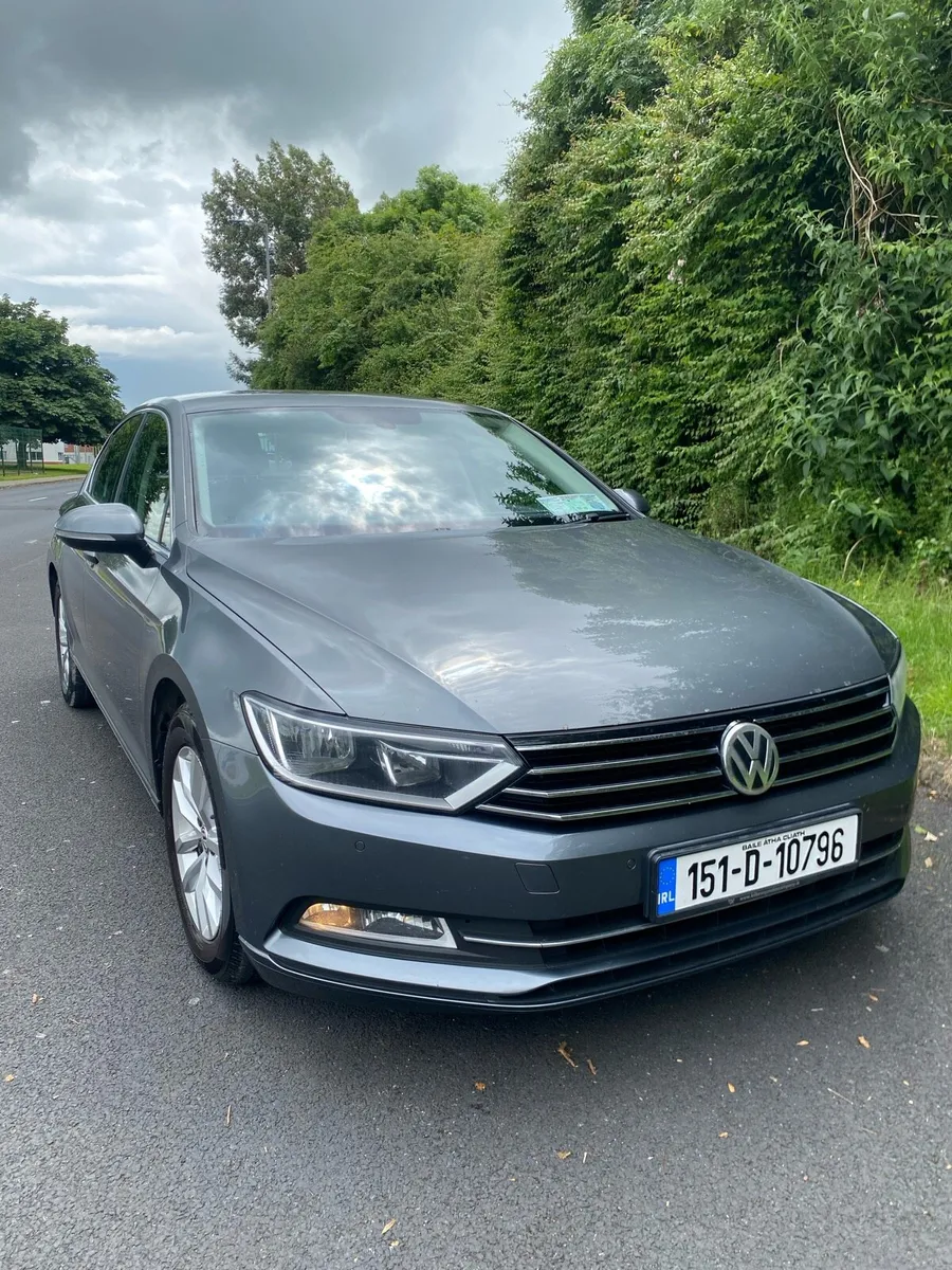 Volkswagen Passat - Image 1