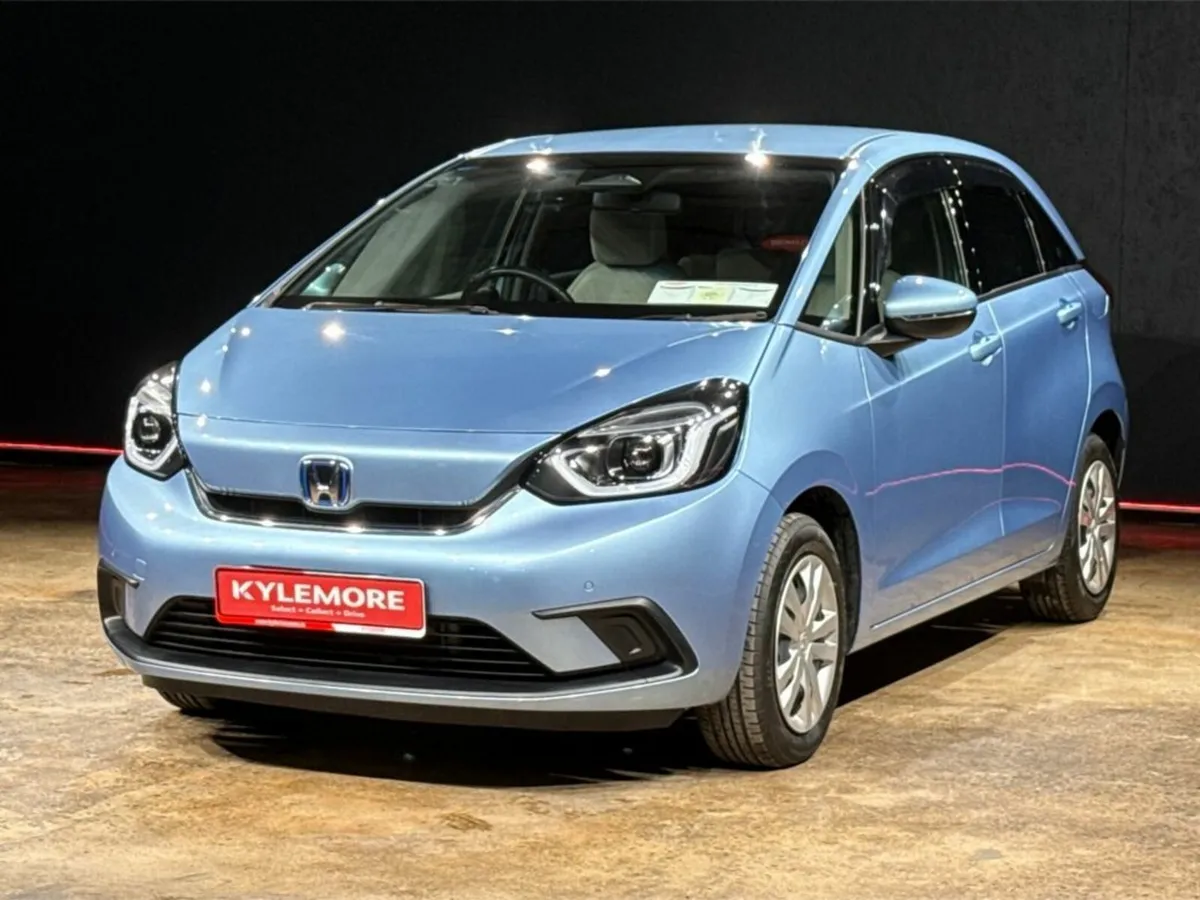 Honda Fit 1.5 HYBRID - UPGRADED CREAM INTERIOR - Image 4
