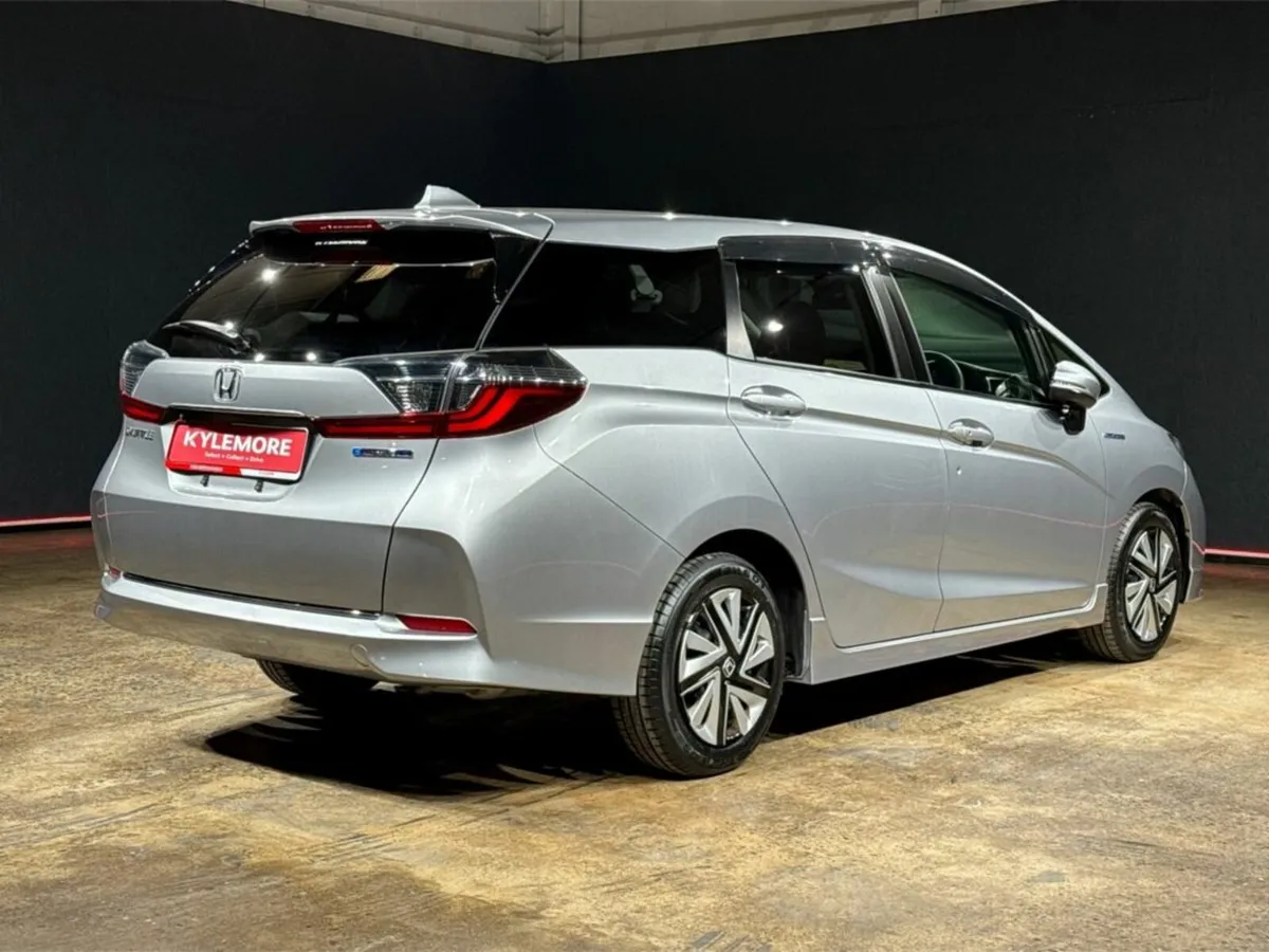 Honda Shuttle 1.5 HYBRID AUTOMATIC - HUGE BOOT SPA - Image 4