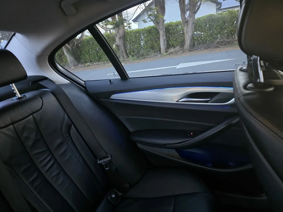 2017 (172) BMW 530e Hybrid – 8-Speed Automatic - Image 3