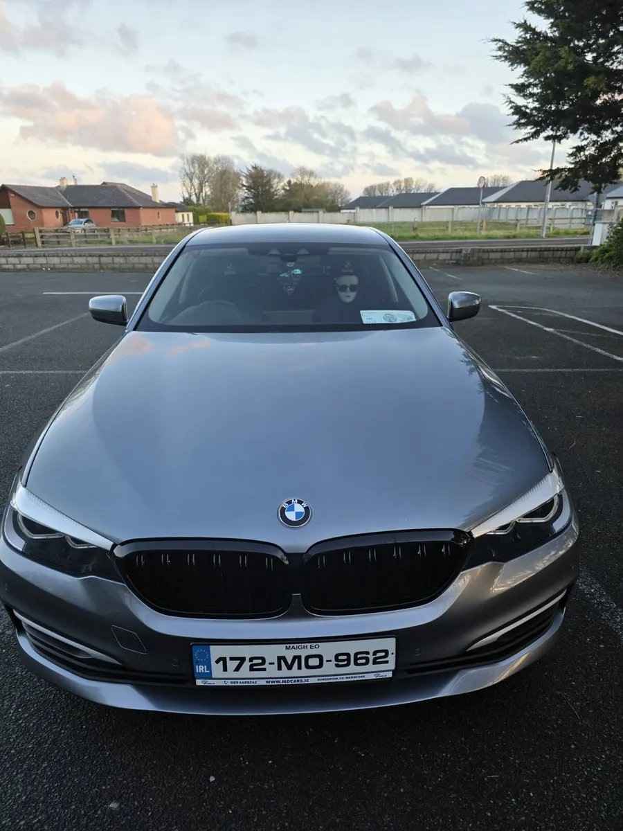 2017 (172) BMW 530e Hybrid – 8-Speed Automatic - Image 1