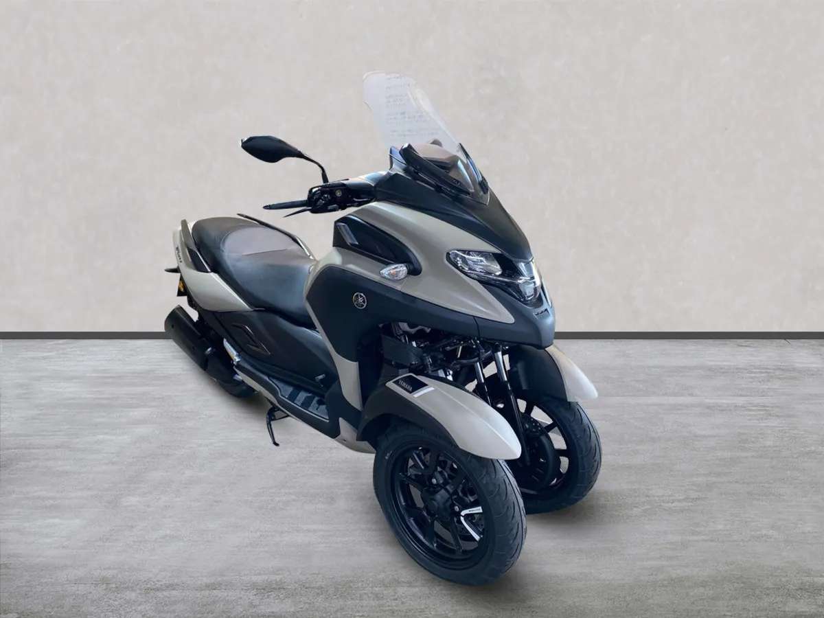 Yamaha Tricity 300, 3 Wheel Scooter, NI Reg - Image 3