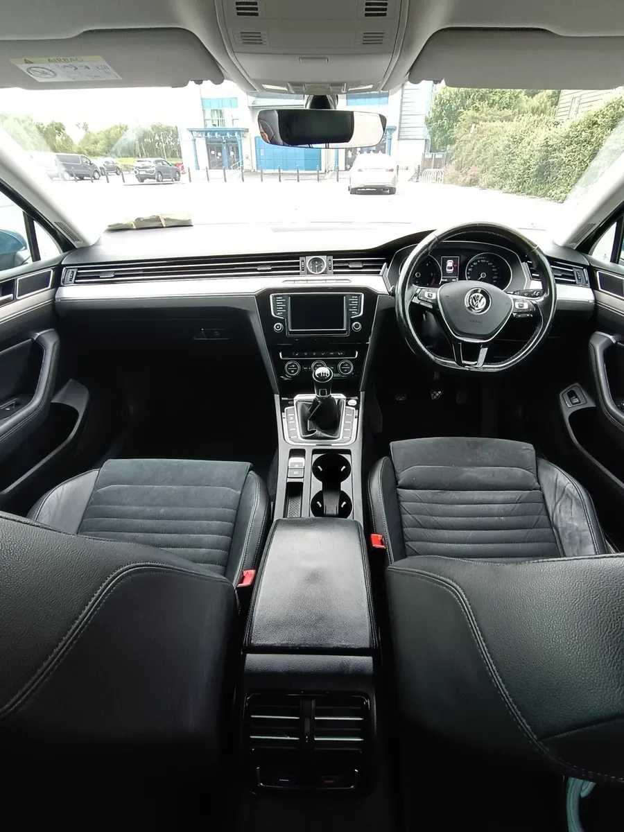 161 Volkswagen Passat 1.6 Diesel Highline - Image 4