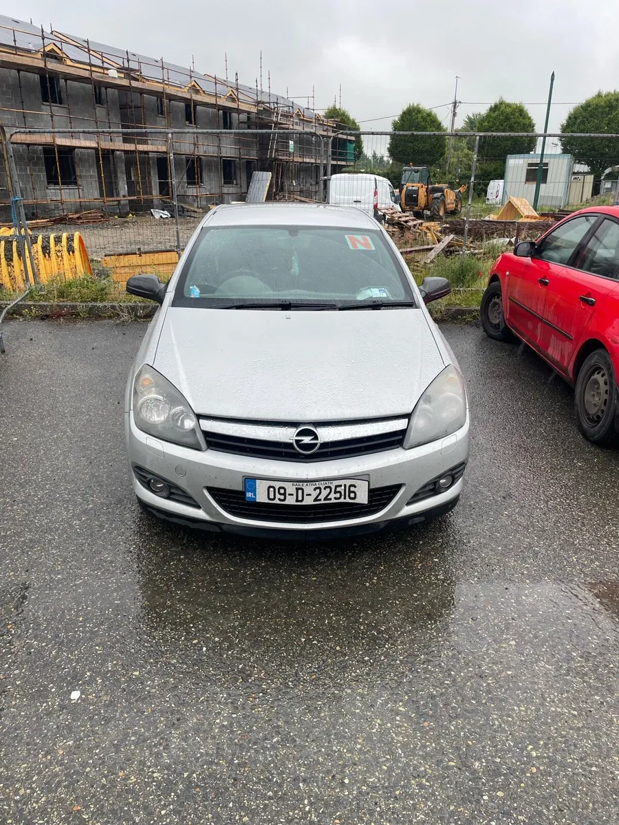 2009 Opel Astra GTC 1.4 Petrol(Breaking or Repair) - Image 1