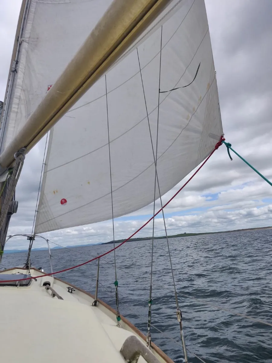32" Sail Boat, Full Keel Cruiser. Nicholson 32 - Image 4