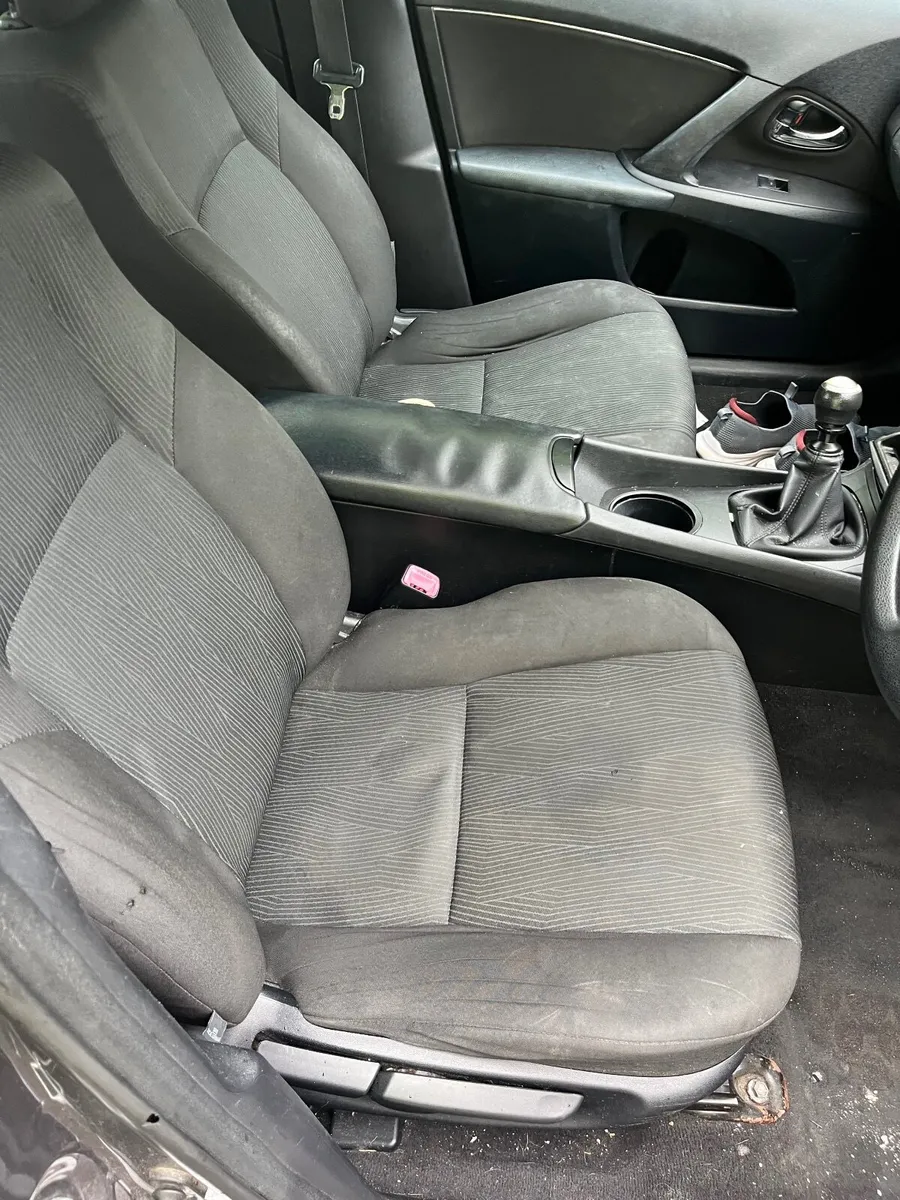 Toyota Avensis 2010 - Image 3