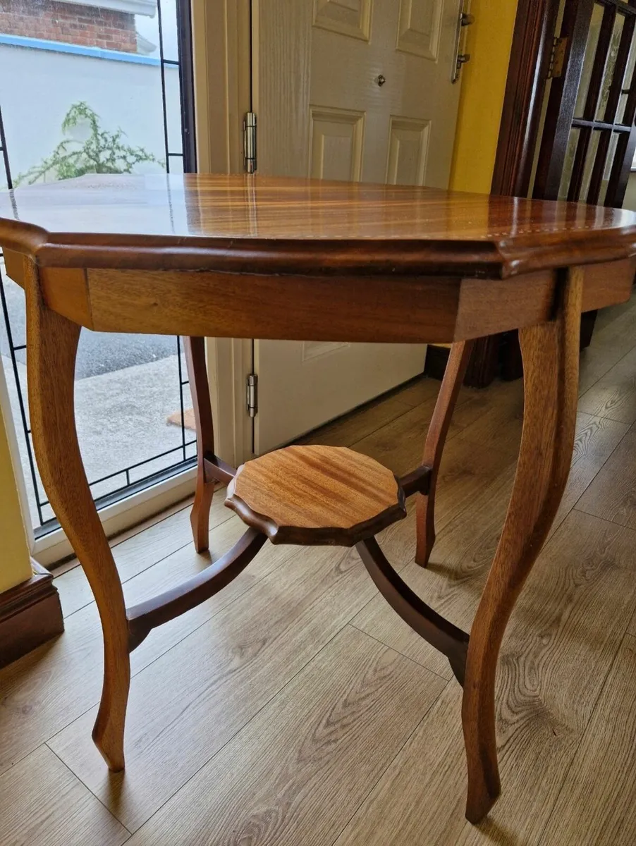 Queen anne style table - Image 3