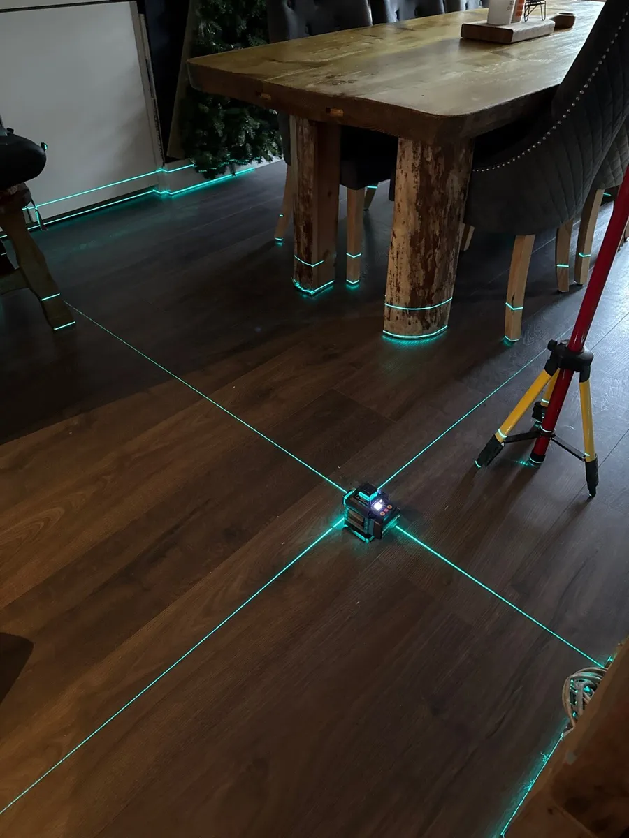 Lazer level and extendable pole - Image 3