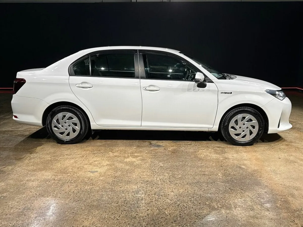 Toyota Corolla HYBRID AXIO MODEL - PUSHSTART - REV - Image 3