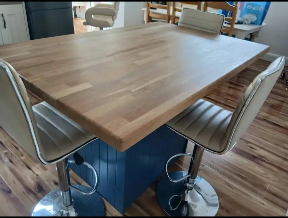 Kitchen Island & 3 Stools - Image 2