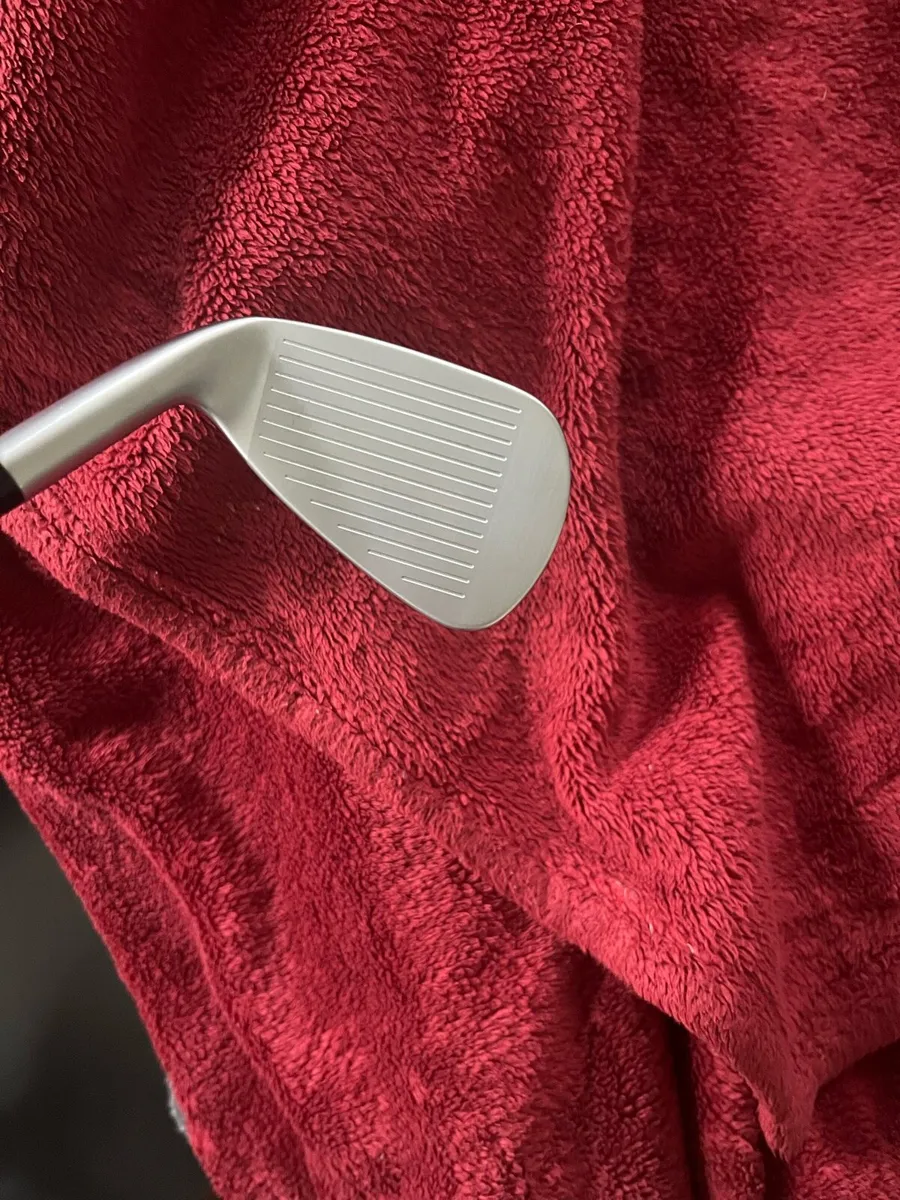 Mizuno JPX 925 Hot Metal irons - Image 4