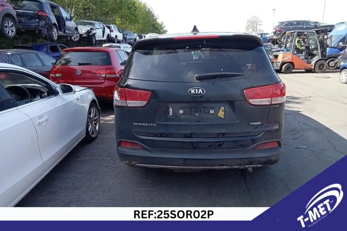 2017 KIA SORENTO BREAKING FOR PARTS - Image 3