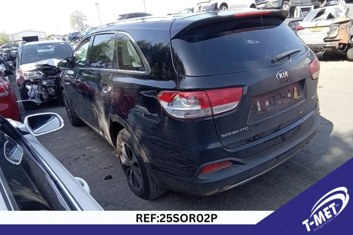 2017 KIA SORENTO BREAKING FOR PARTS - Image 4