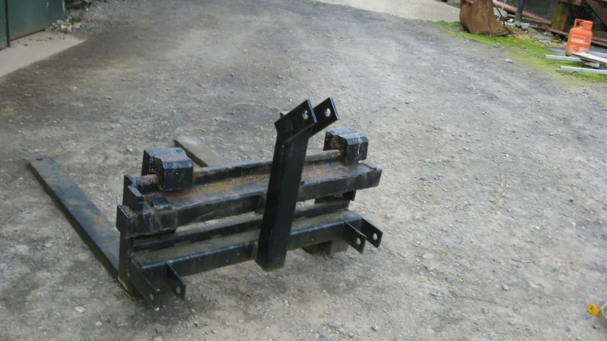 Pallet forks for sale. - Image 1