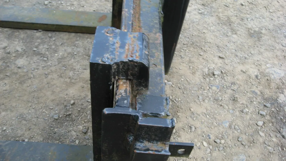Pallet forks for sale. - Image 3