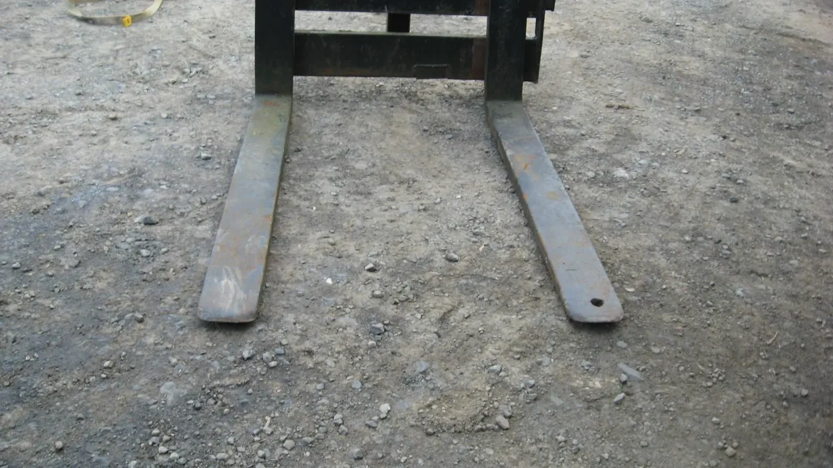 Pallet forks for sale. - Image 4
