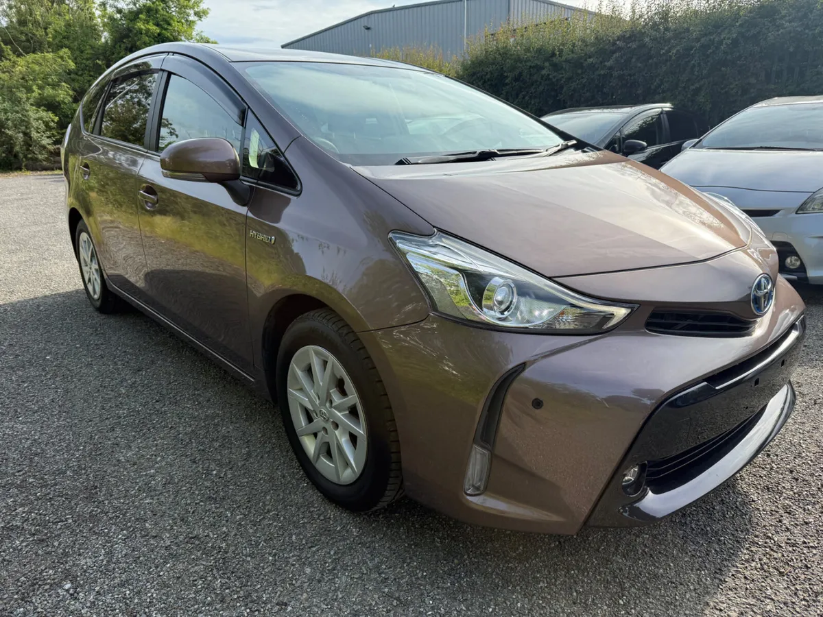 162D Toyota Prius 7 seats 67300km!!! - Image 1