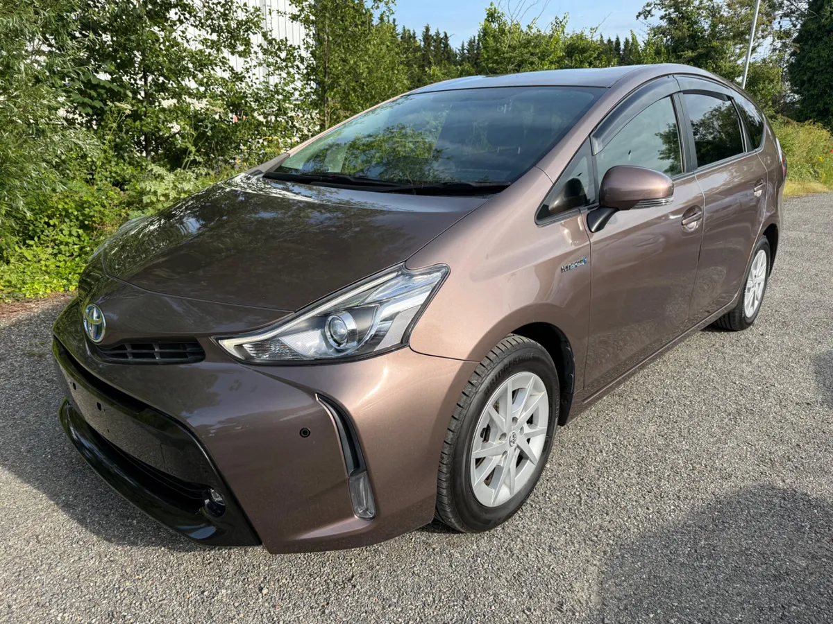 162D Toyota Prius 7 seats 67300km!!! - Image 2