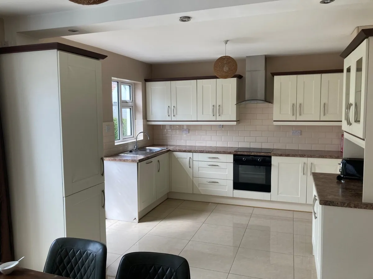 Kitchen for Sale : 3.4m x 1.75m - Image 1