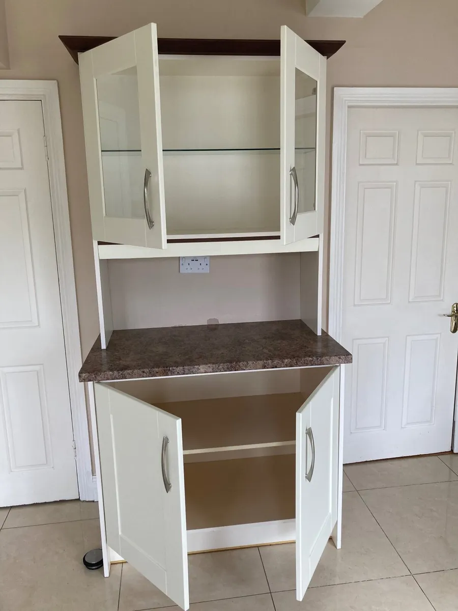 Kitchen for Sale : 3.4m x 1.75m - Image 3