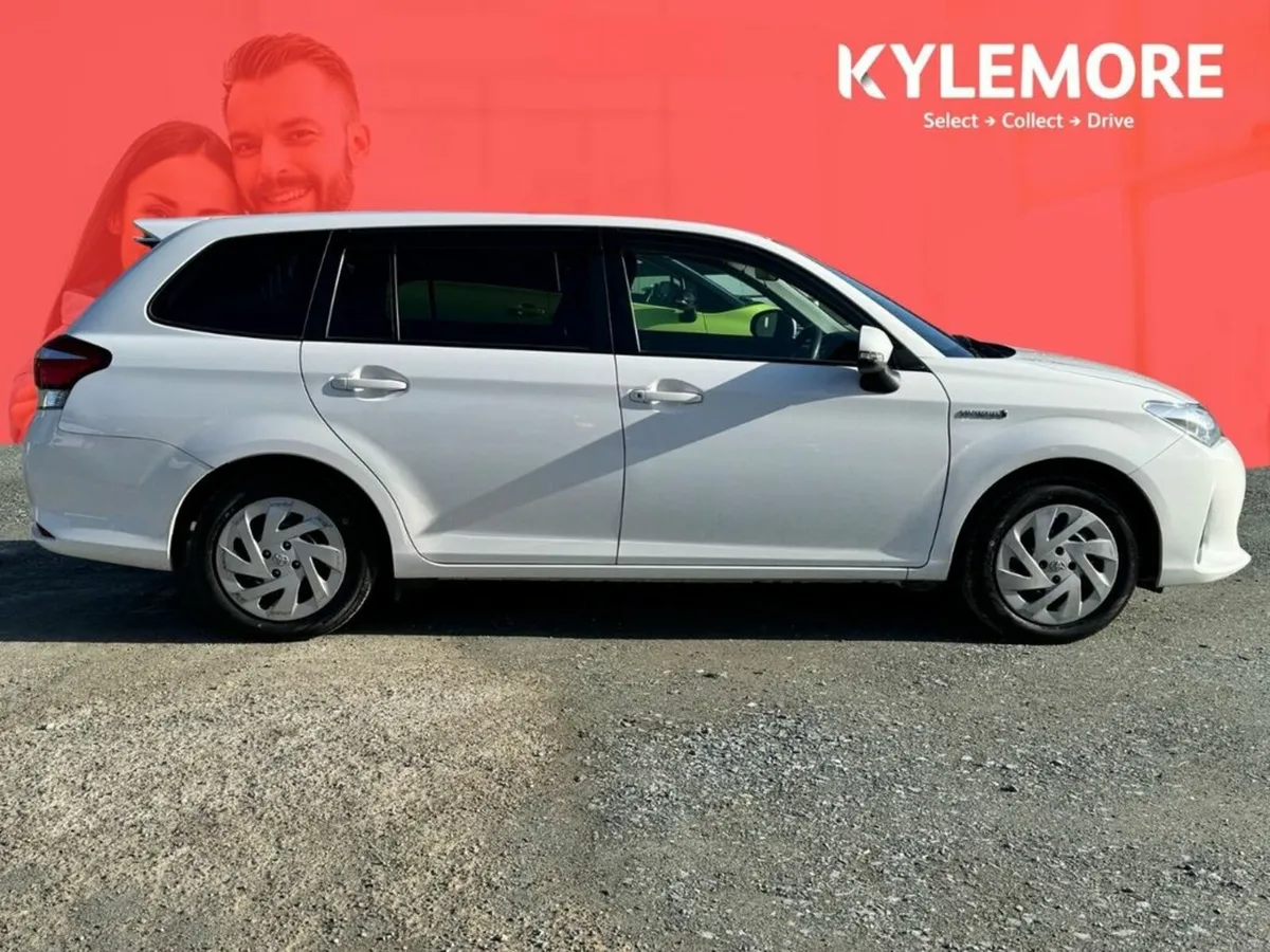 Toyota Corolla 1.5 HYBRID - AUTOMATIC - Image 3