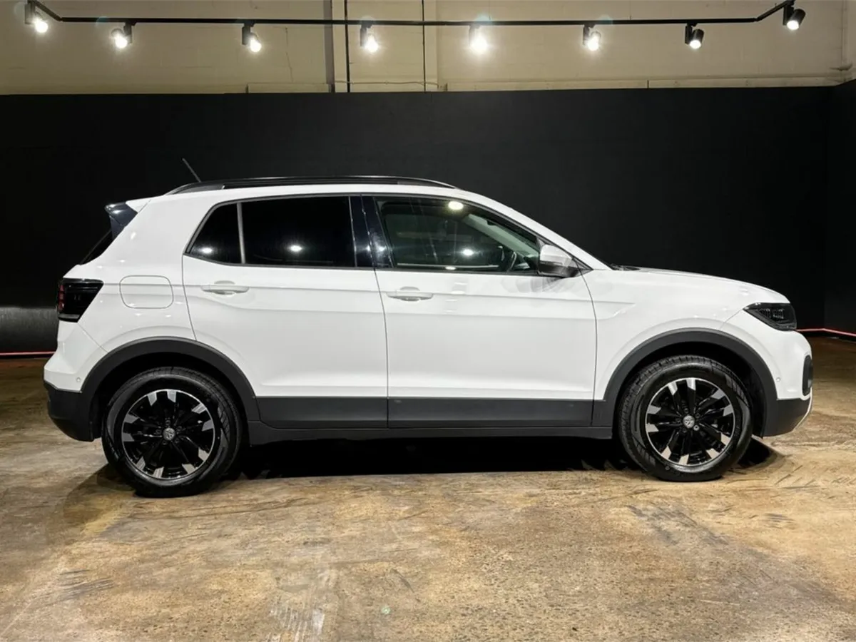 Volkswagen T-Cross FACTORY ALLOYS - REVERSE CAMERA - Image 3