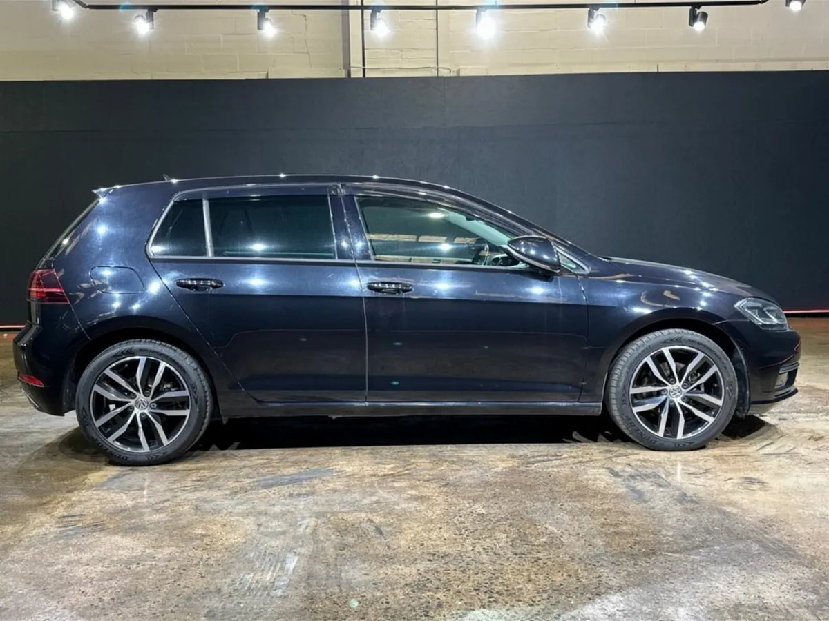 Volkswagen Golf TSI HIGH LINE - UPGRADED ALLOYS - - Image 3