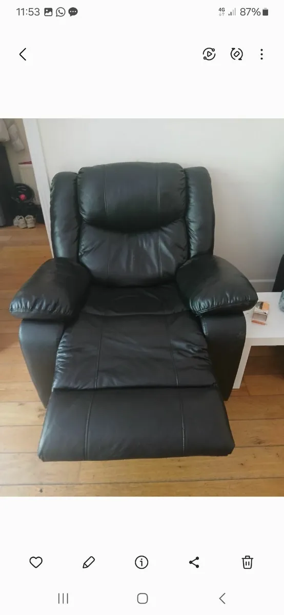 3 seater couch and 2 recliner armchairs - Image 3