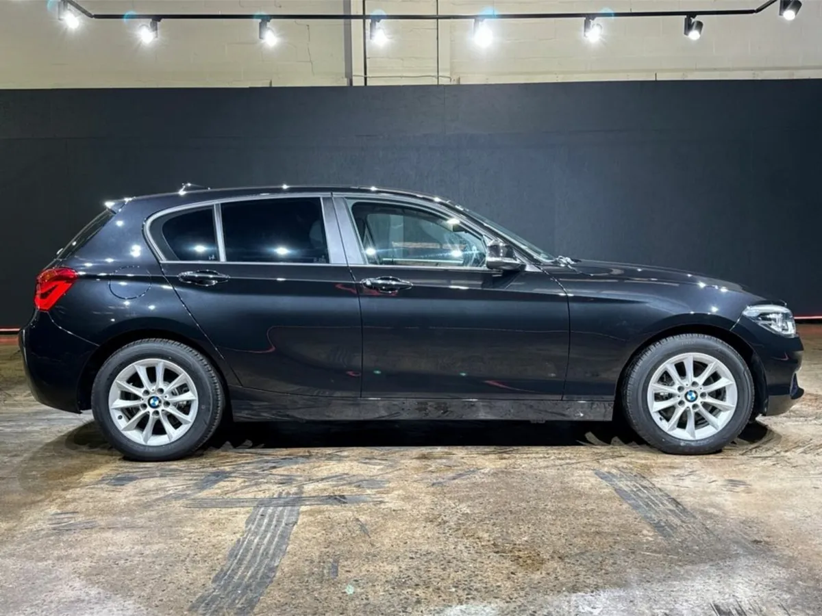BMW 1-Series 1.5 AUTOMATIC - FACTORY ALLOYS - REVE - Image 3