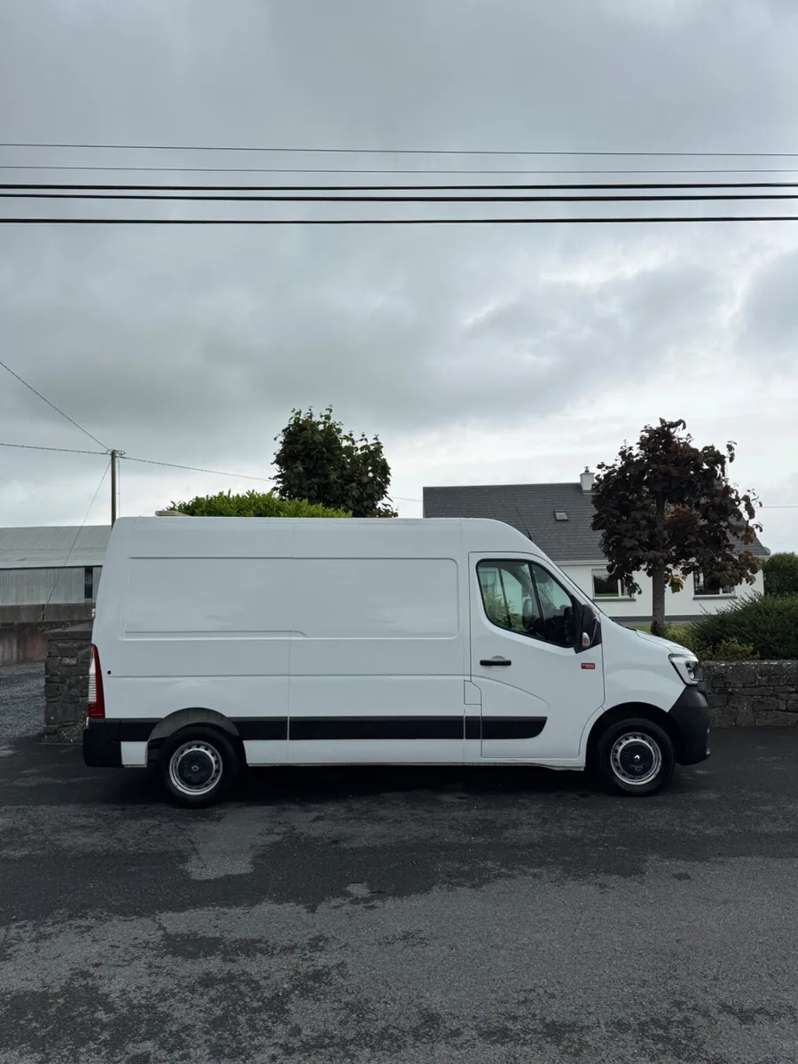Renault Master 2020 - Image 2
