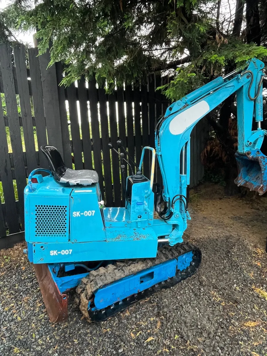 0.7 kebelco micro digger - Image 2