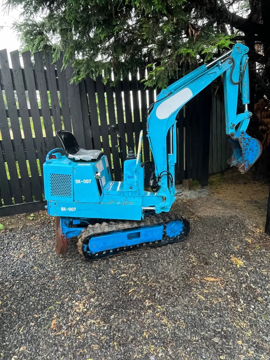 0.7 kebelco micro digger - Image 3
