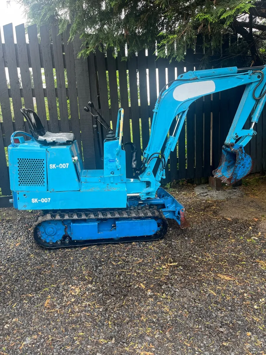 0.7 kebelco micro digger - Image 4