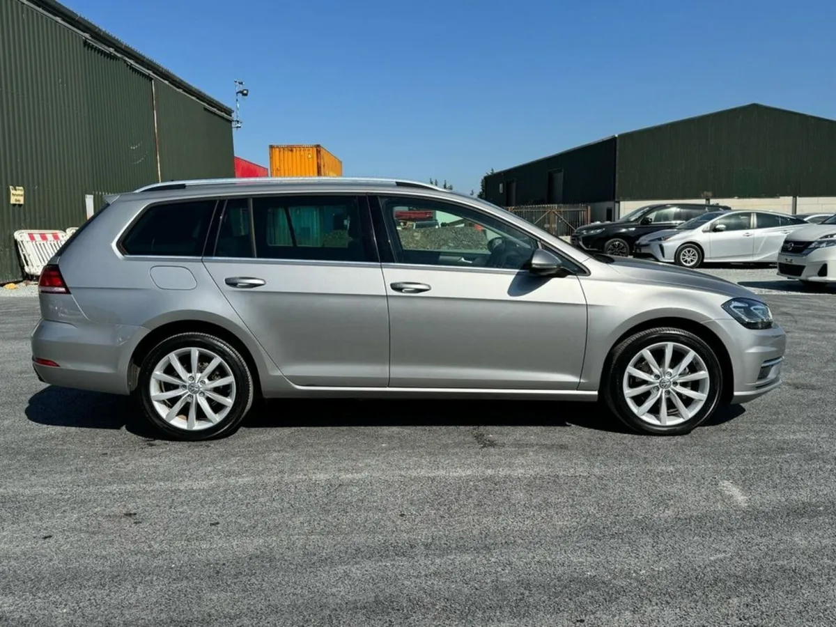 Volkswagen Golf 1.2 TSI AUTOMATIC - REVERSE CAMERA - Image 3