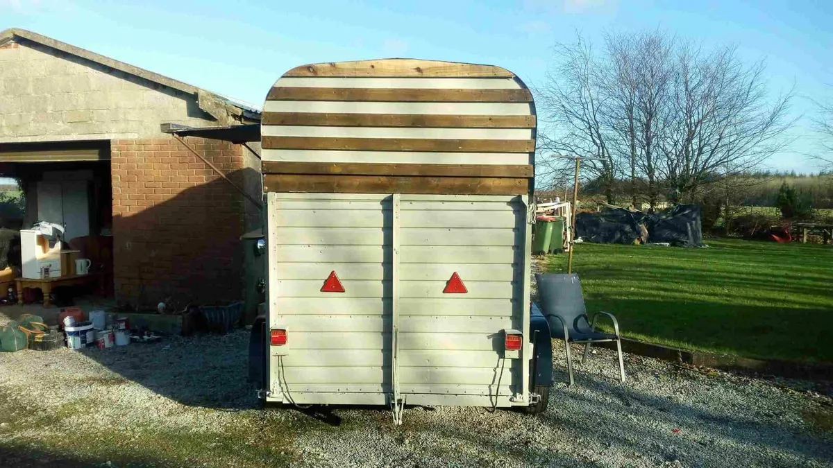 Horse Box - Image 2