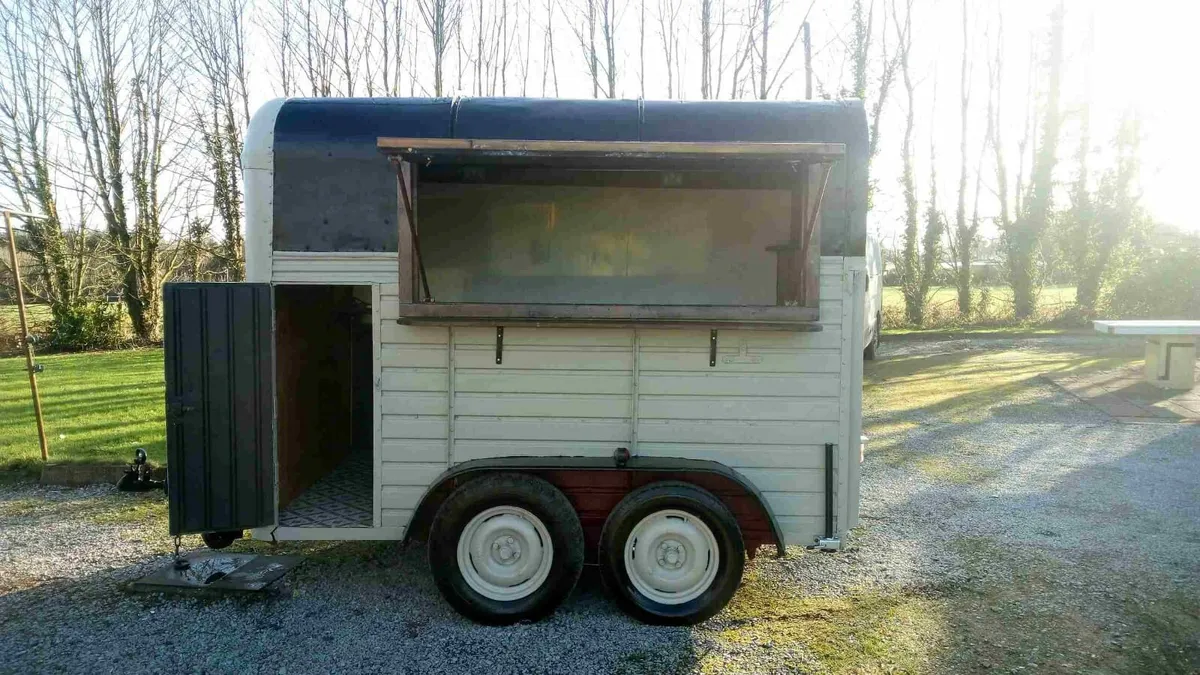 Horse Box - Image 1