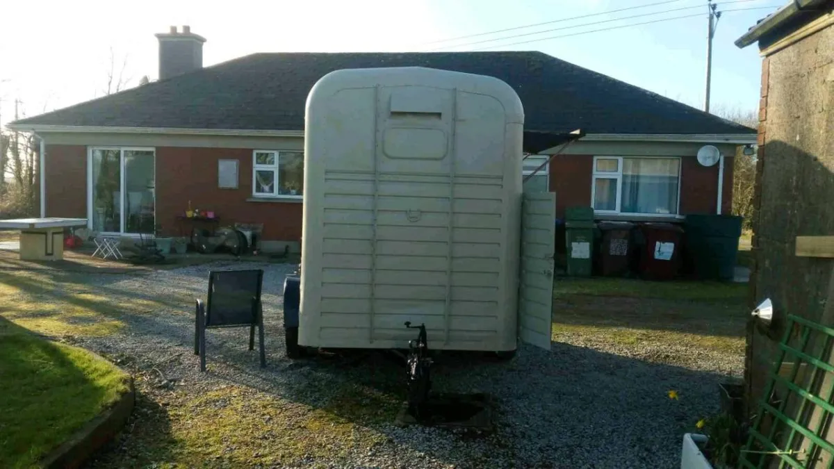 Horse Box - Image 4