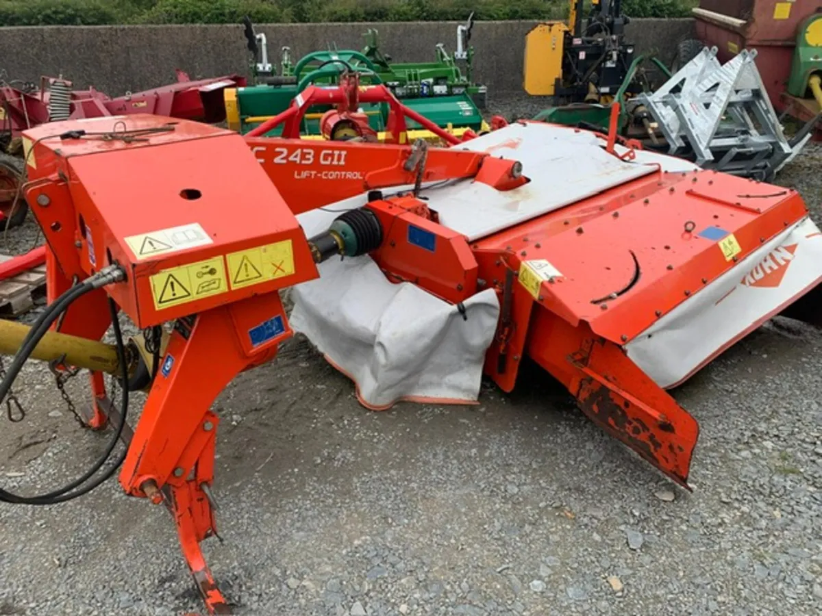 KUHN 243 G11 MOWER CONDITIONER - Image 1