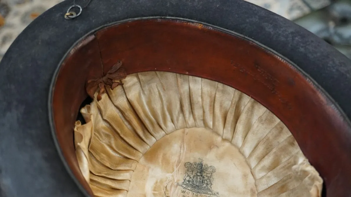 🎩 Antique Bowler Hat – W. Dobson, Dublin - Image 3