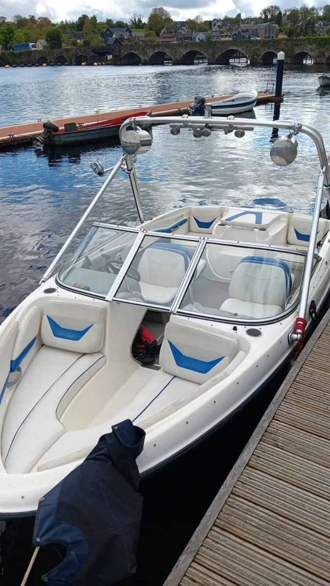 Bayliner 185 speedboat - Image 4