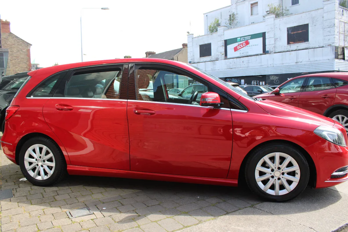 1.6L B180 SE AUTOMATIC / LEATHER / SATNAV - Image 3