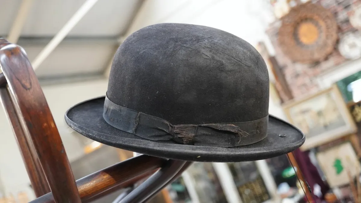 🎩 Antique Bowler Hat – W. Dobson, Dublin - Image 2