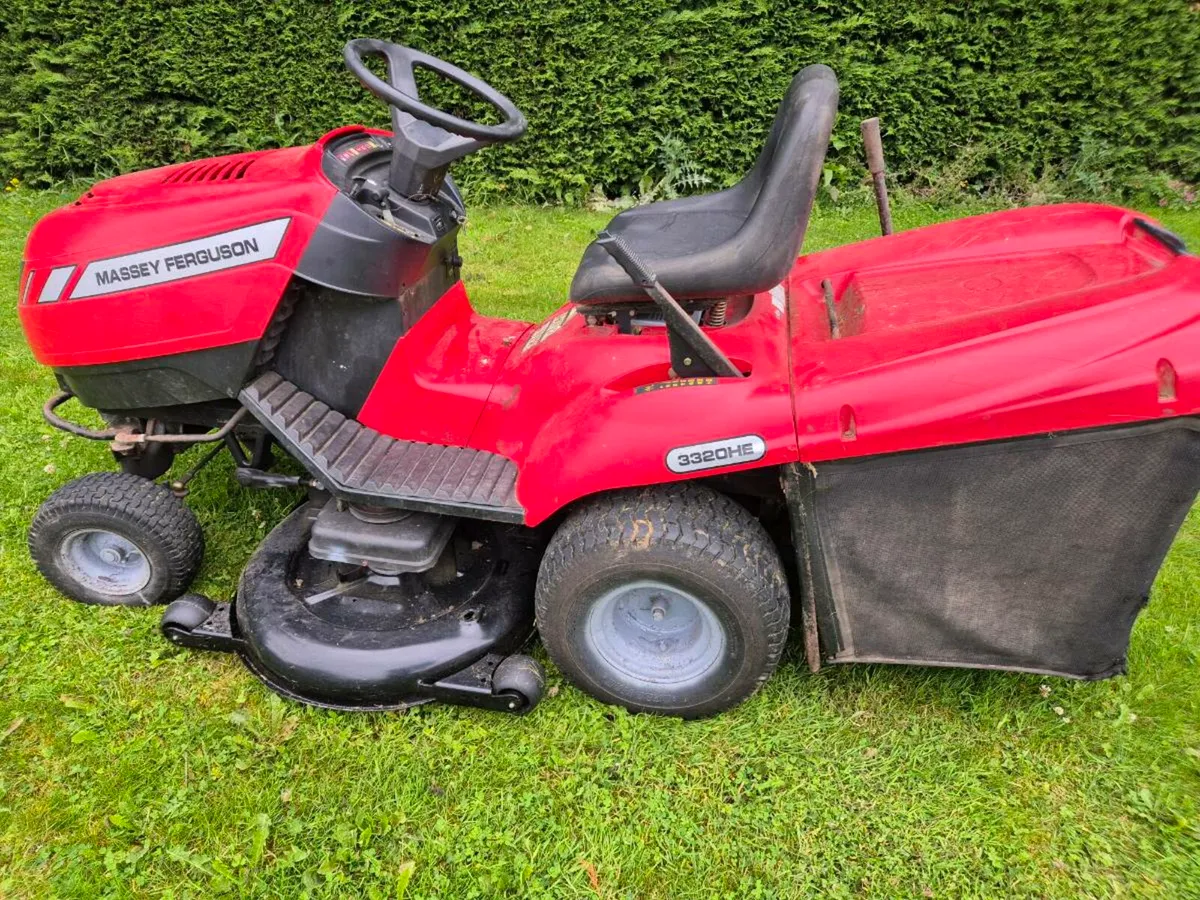 Massey Ferguson ride on mower - Image 2