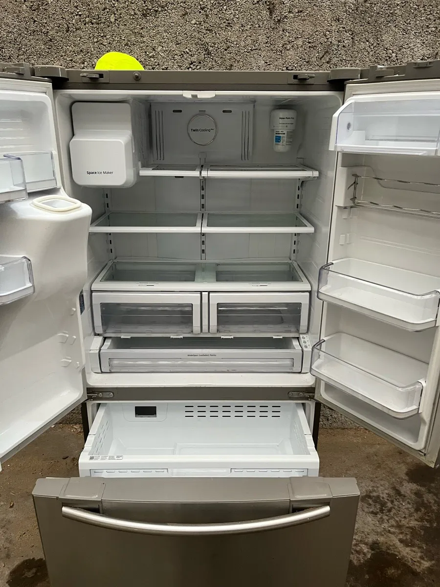 Fridge freezer, dishwasher - Image 2