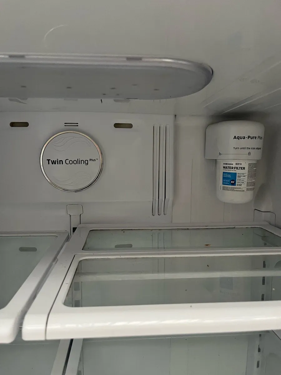 Fridge freezer, dishwasher - Image 3