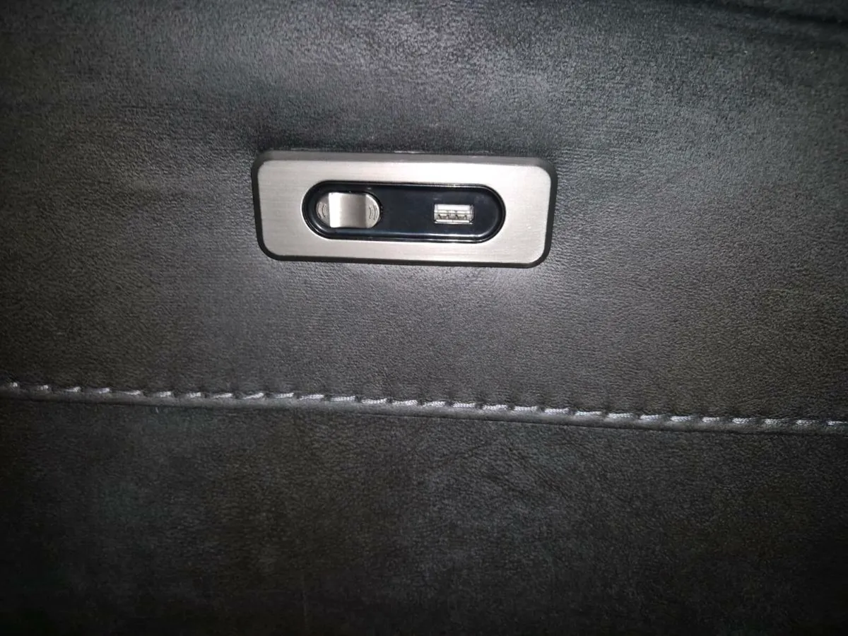 Hardy 2 Seater | Console | USB | Power Recliner | - Image 3